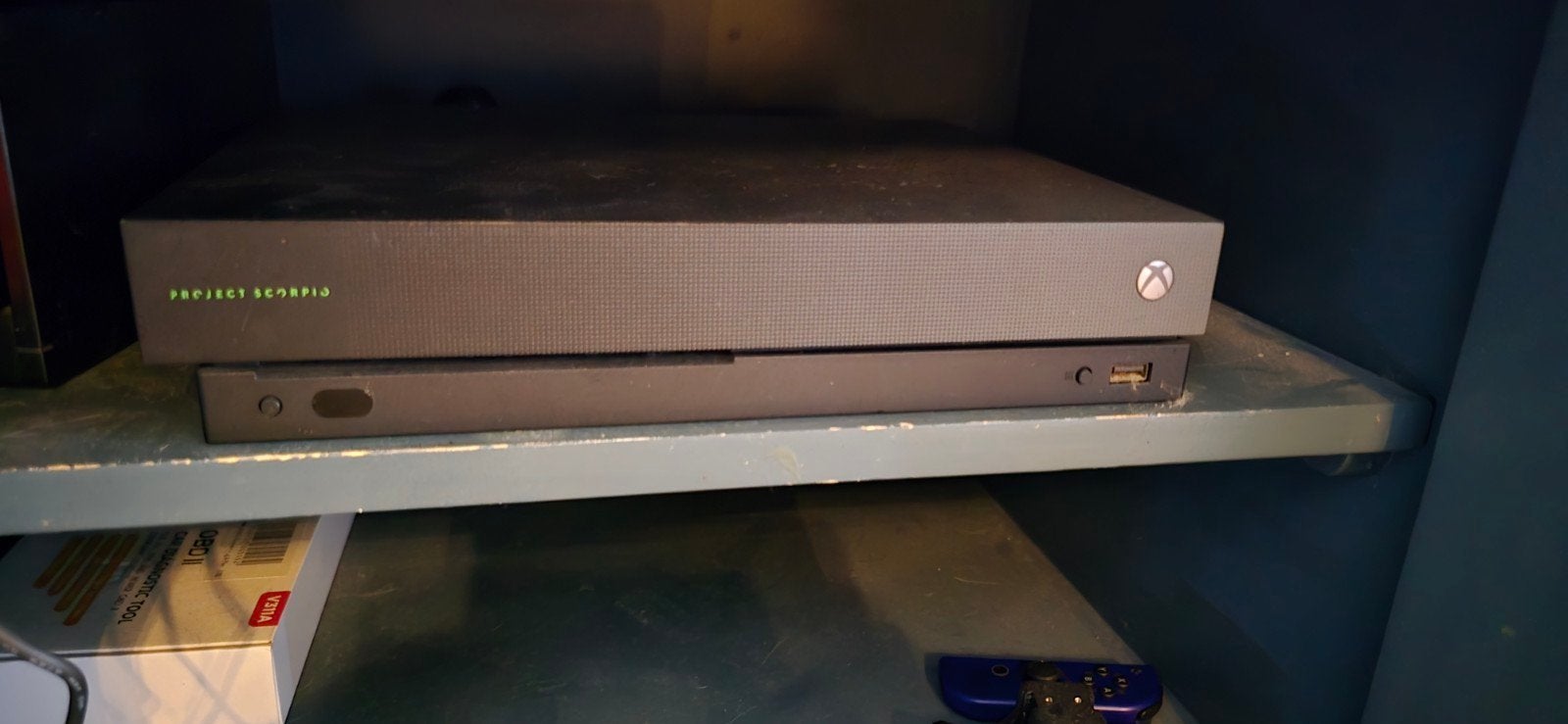 Xbox One X Scorpio Edition 1TB met 2 controllers en 11 games, Spelcomputers en Games, Spelcomputers | Xbox One, One x, Met 2 controllers