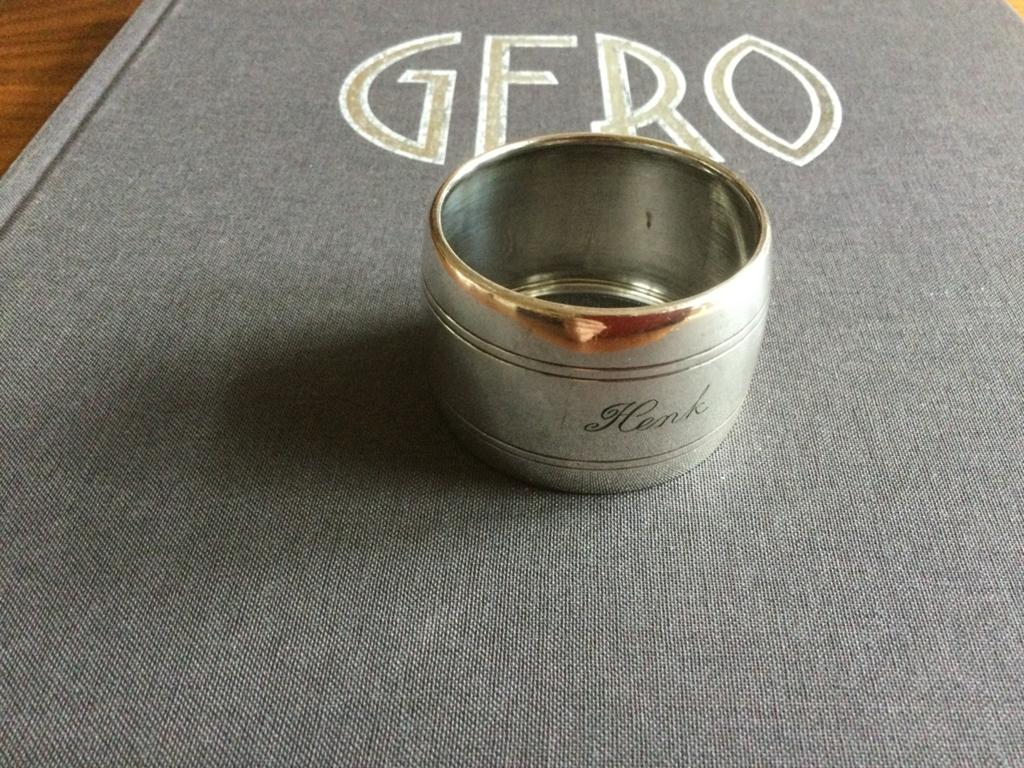 Gero 90 verzilverde servetring - naam HENK ingegraveerd, Antiek en Kunst, Antiek | Bestek, Ophalen of Verzenden