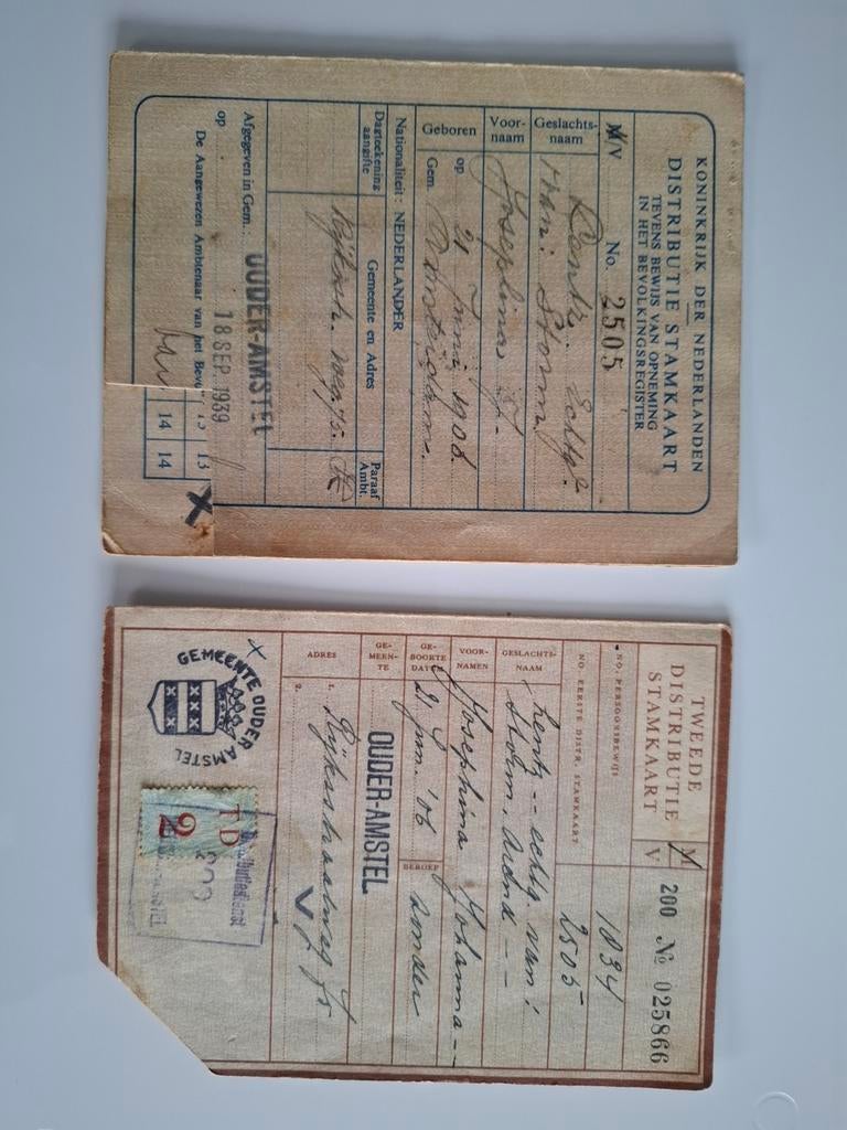 2 distributie stamkaarten Ouder Amstel bonkaarten wo2, Ophalen of Verzenden, Overige landen