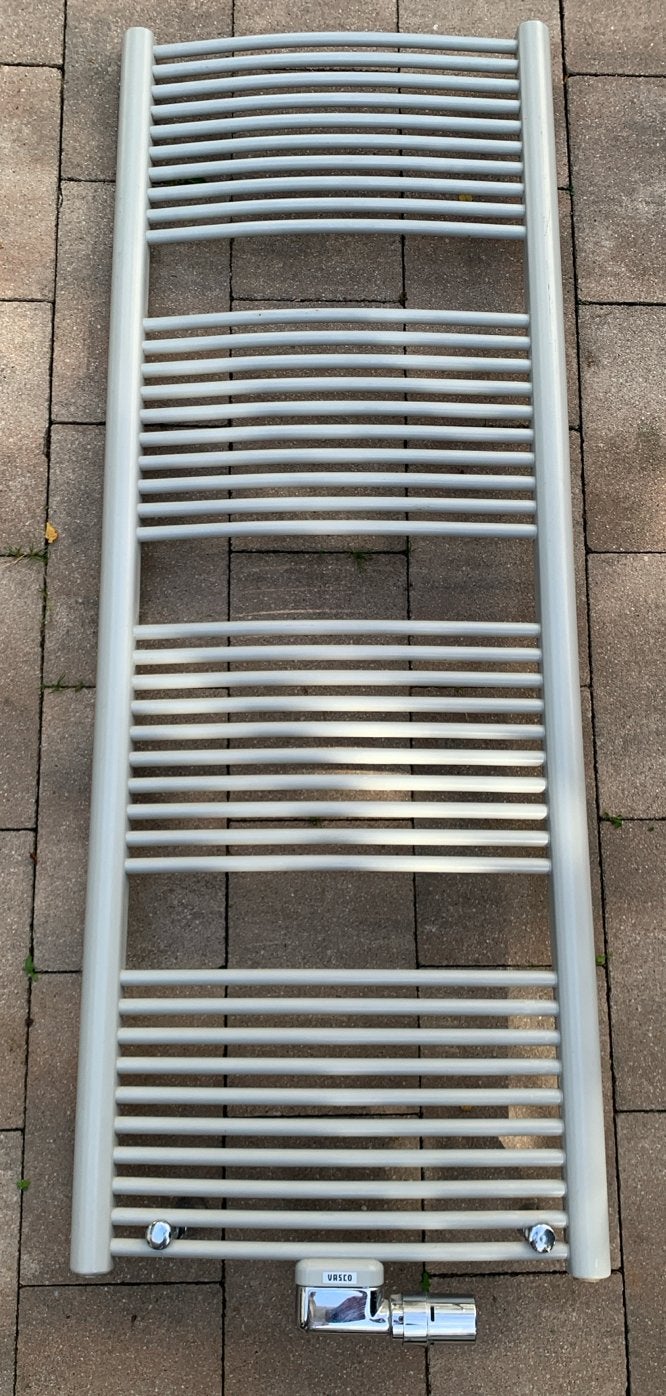 Vasco handdoekradiator, grijs, inclusief  thermostaatkraan, Doe-het-zelf en Verbouw, Ophalen, Gebruikt, Radiator, Minder dan 60 cm