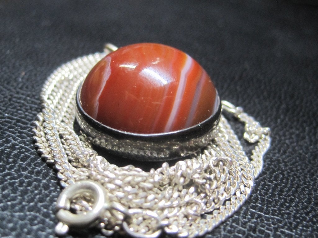 Antiek rood agaat zilver hanger met ketting, Ophalen, Zo goed als nieuw, Met edelsteen, Rood