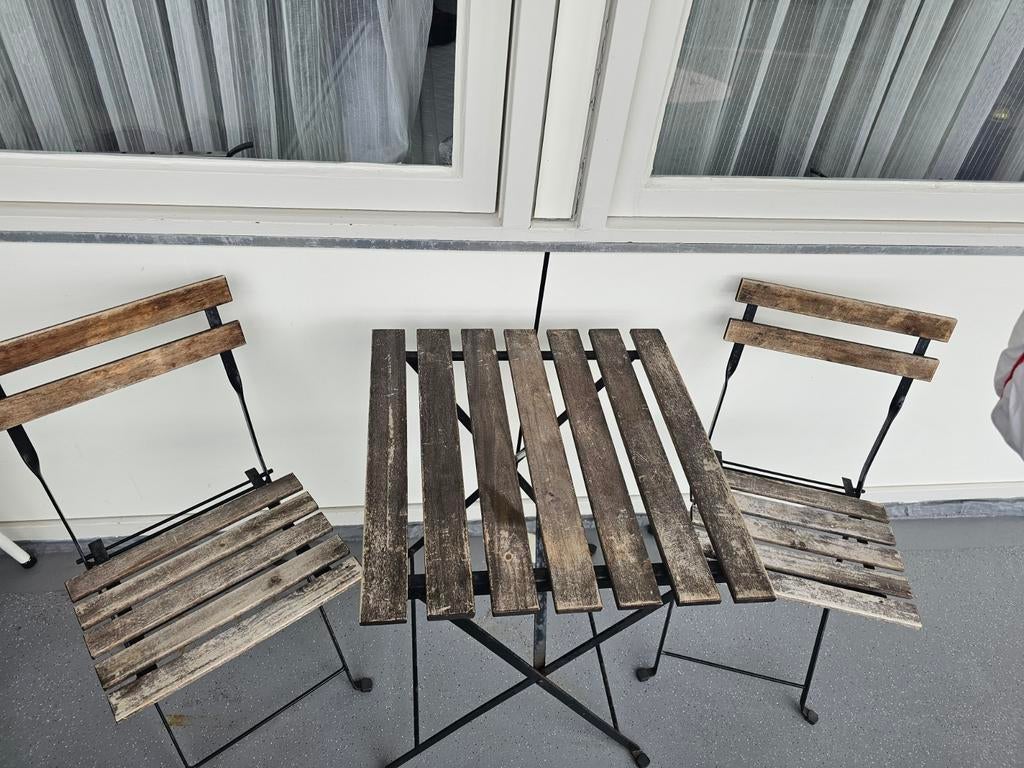 Houten bistro set - 2 stoelen en tafel, Tuin en Terras, Tuinsets en Loungesets, Ophalen of Verzenden, Zo goed als nieuw, 2 zitplaatsen