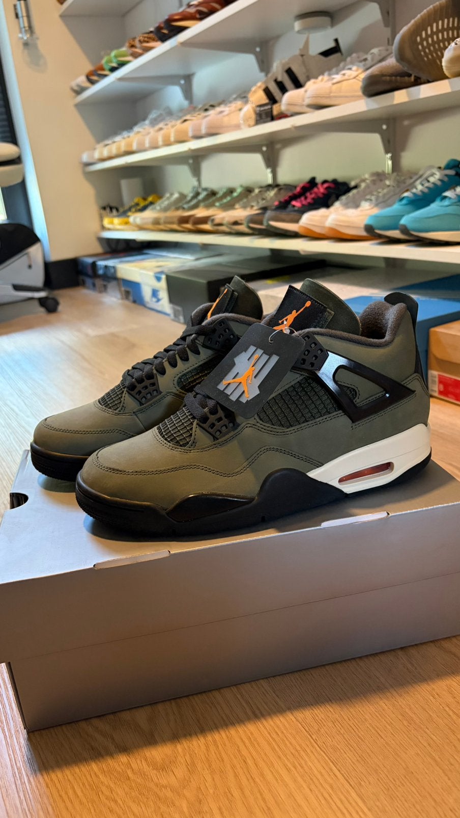 Nike Air Jordan 4 Undefeated (mt 41), Overige kleuren, Nieuw, Ophalen of Verzenden, Sneakers of Gympen
