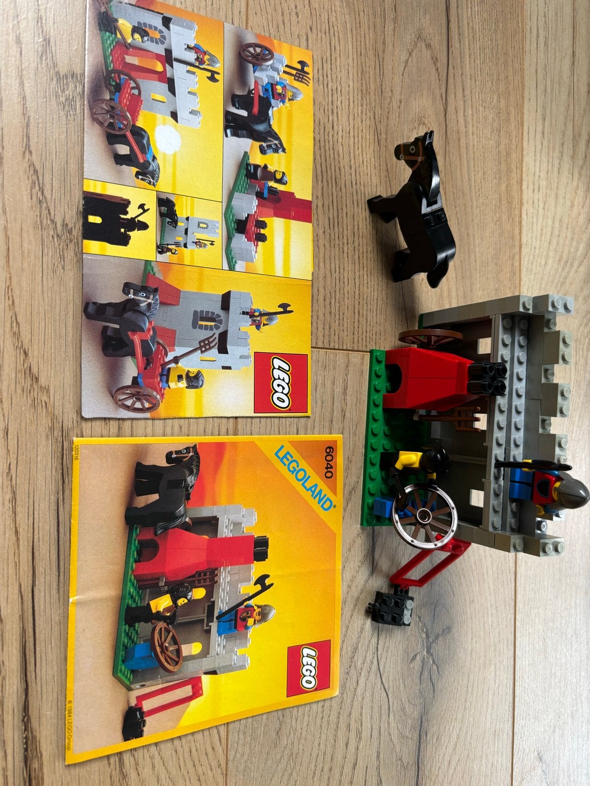 9924) Lego Castle Blacksmith Shop 6040 met instructies, Gebruikt, Lego, Ophalen of Verzenden, Castle