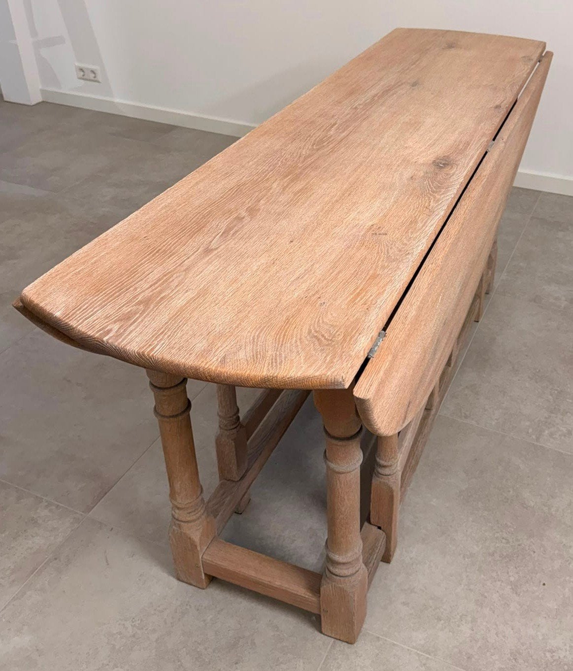 Hangoor tafel groot, Ophalen