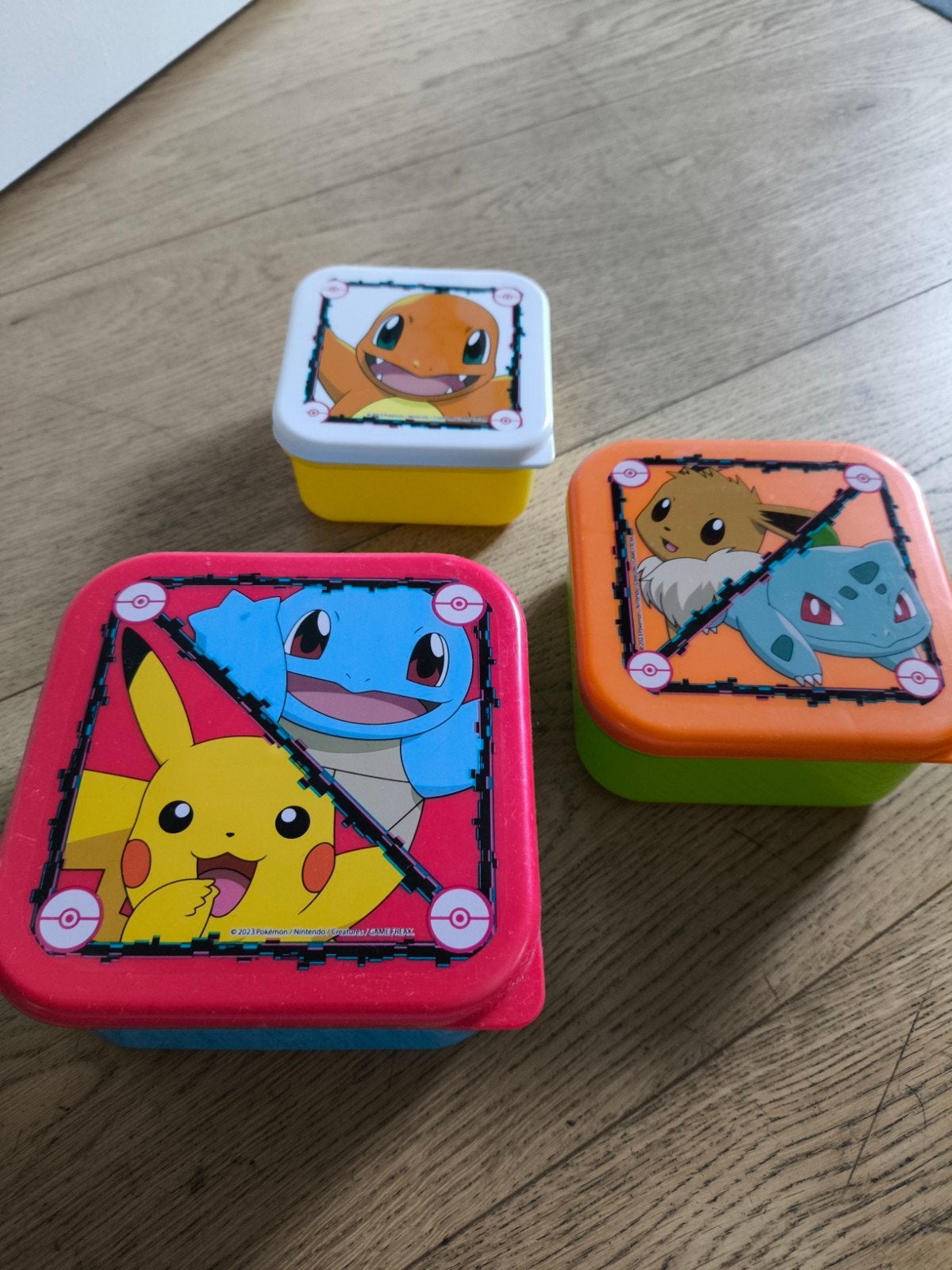 Pokémon bakjes, Verzenden
