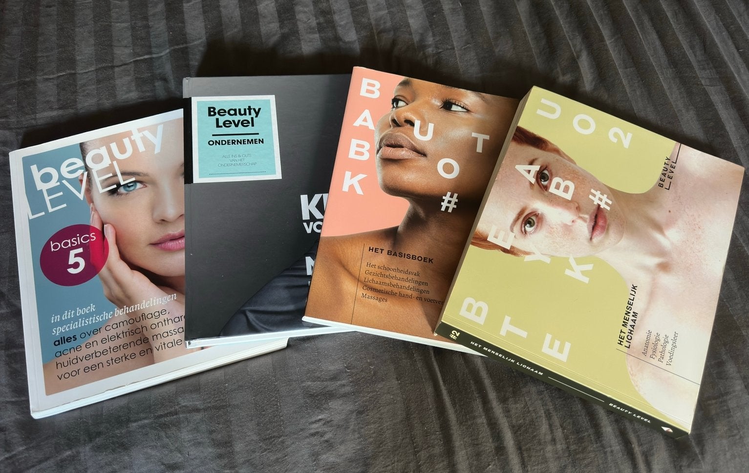 Schoolboeken Schoonheidsspecialiste MBO 4, Ophalen of Verzenden, Zo goed als nieuw, Overige niveaus, Nederlands