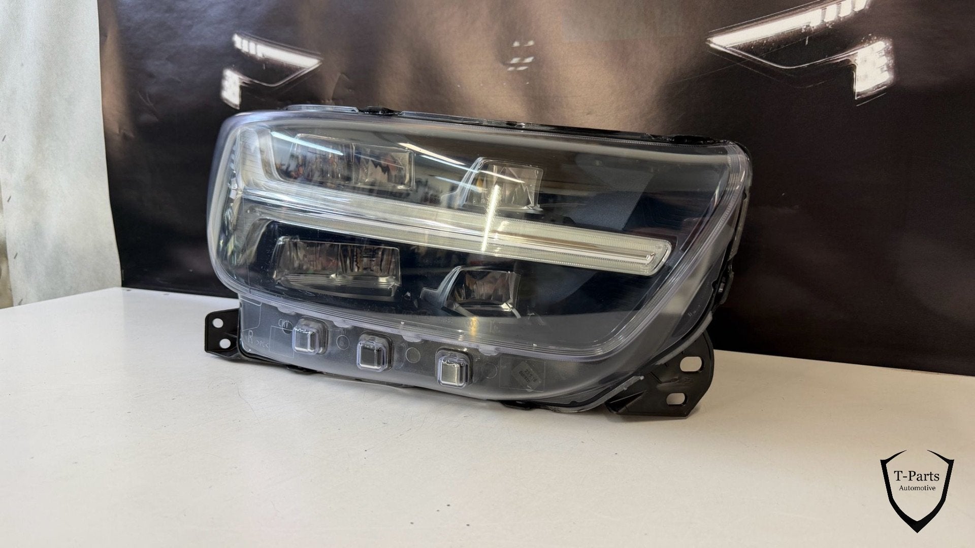 rechts koplamp VOLVO XC40 MID LHD VOLLEDIGE LED 32133578, Gebruikt, Gunnar Engellaus vag 8
405 31  Gothenburg, SE, Info@volvocars.com