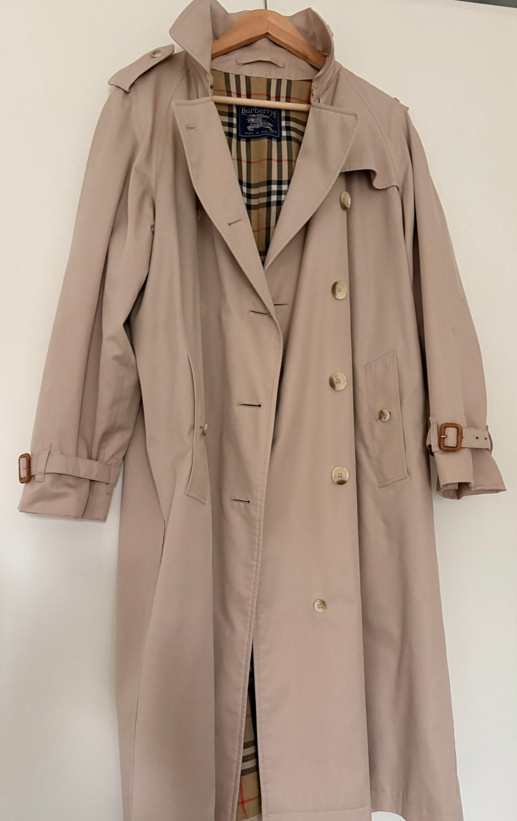Burberry Kensington Trenchcoat  Eu maat 44, Kleding | Dames, Jassen | Zomer, Ophalen of Verzenden, Gedragen, Maat 42/44 (L), Beige