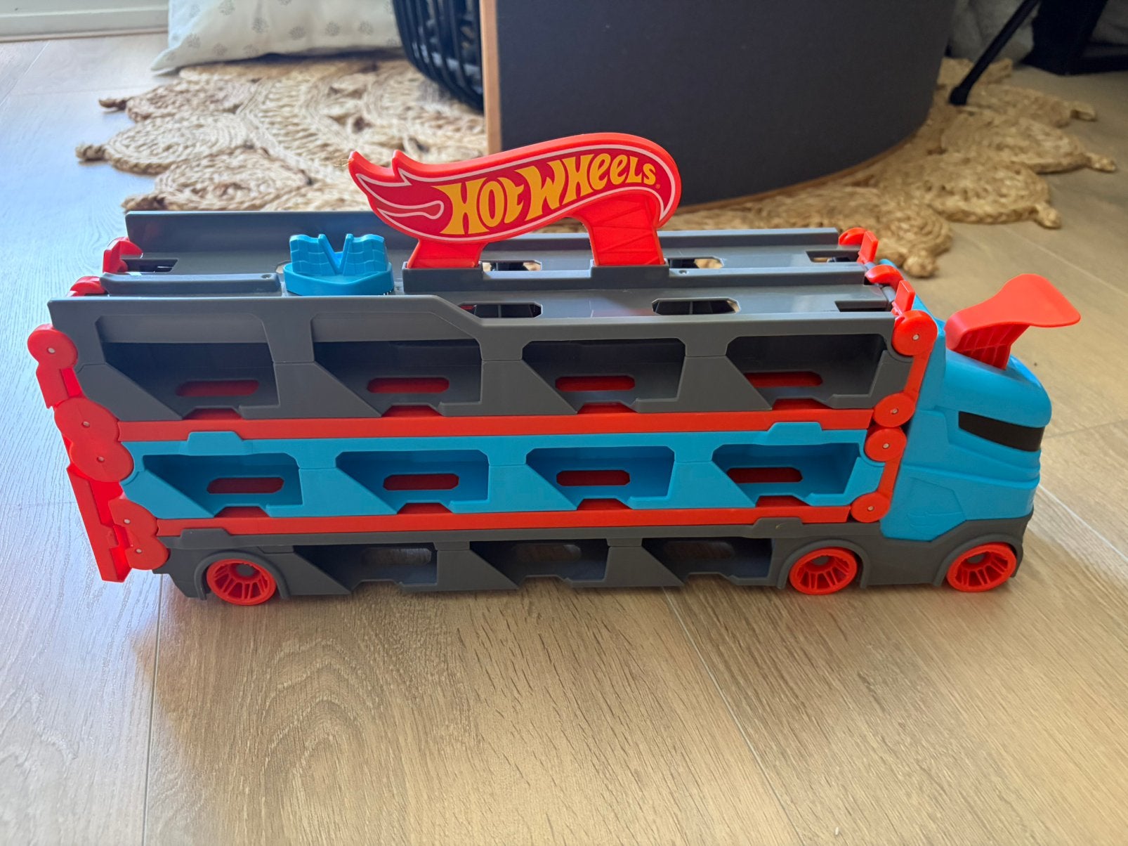 Hot Wheels speedway oplegger., Ophalen, Zo goed als nieuw