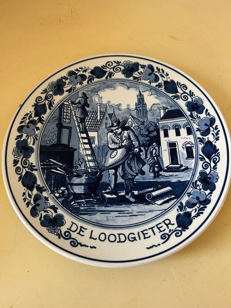 Vintage Delfts blauw wandbord De Loodgieter Goedewaagen, Ophalen of Verzenden