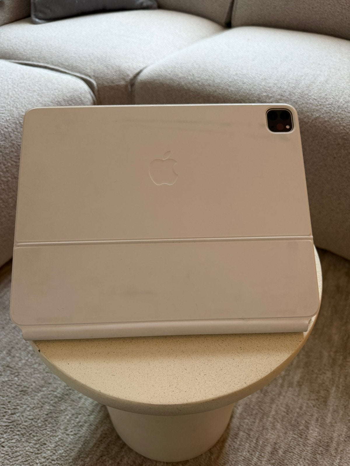 Foto 4 van Apple iPad Pro 2021 met Magic Keyboard - Zo goed als nieuw