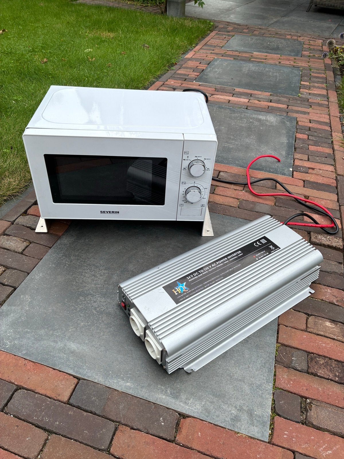 Severin Magnetron met Inverter voor 24V DC naar 230V AC, Gebruikt, Minder dan 45 cm, Ophalen of Verzenden, Magnetron
