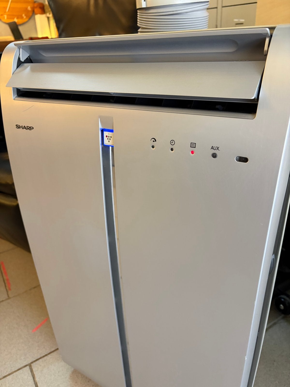 Sharp Mobiele Airco - Koelen en Ontvochtigen werkt perfect, Ophalen, Gebruikt, Minder dan 60 m³, 3 snelheden of meer