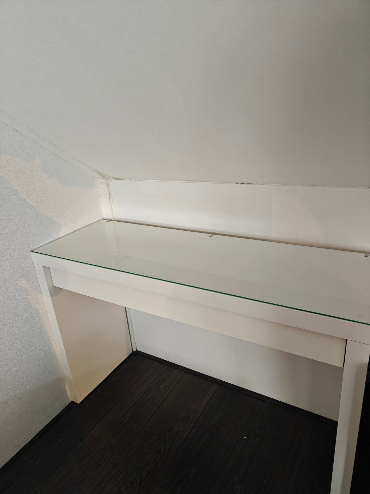 IKEA make-up tafel met lade en glazen blad, Huis en Inrichting, Ophalen, 100 tot 150 cm, Zo goed als nieuw, Minder dan 100 cm