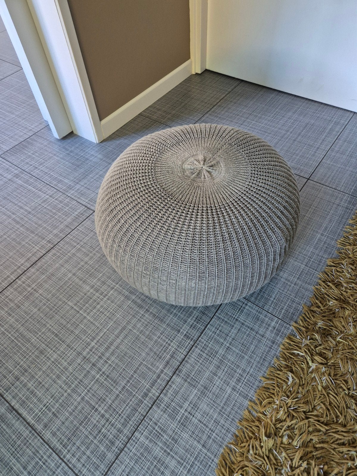 IKEA SANDERED poef -  grijs - - Zo goed als nieuw, Ophalen, Modern, Scandinavisch, Zo goed als nieuw, Stof