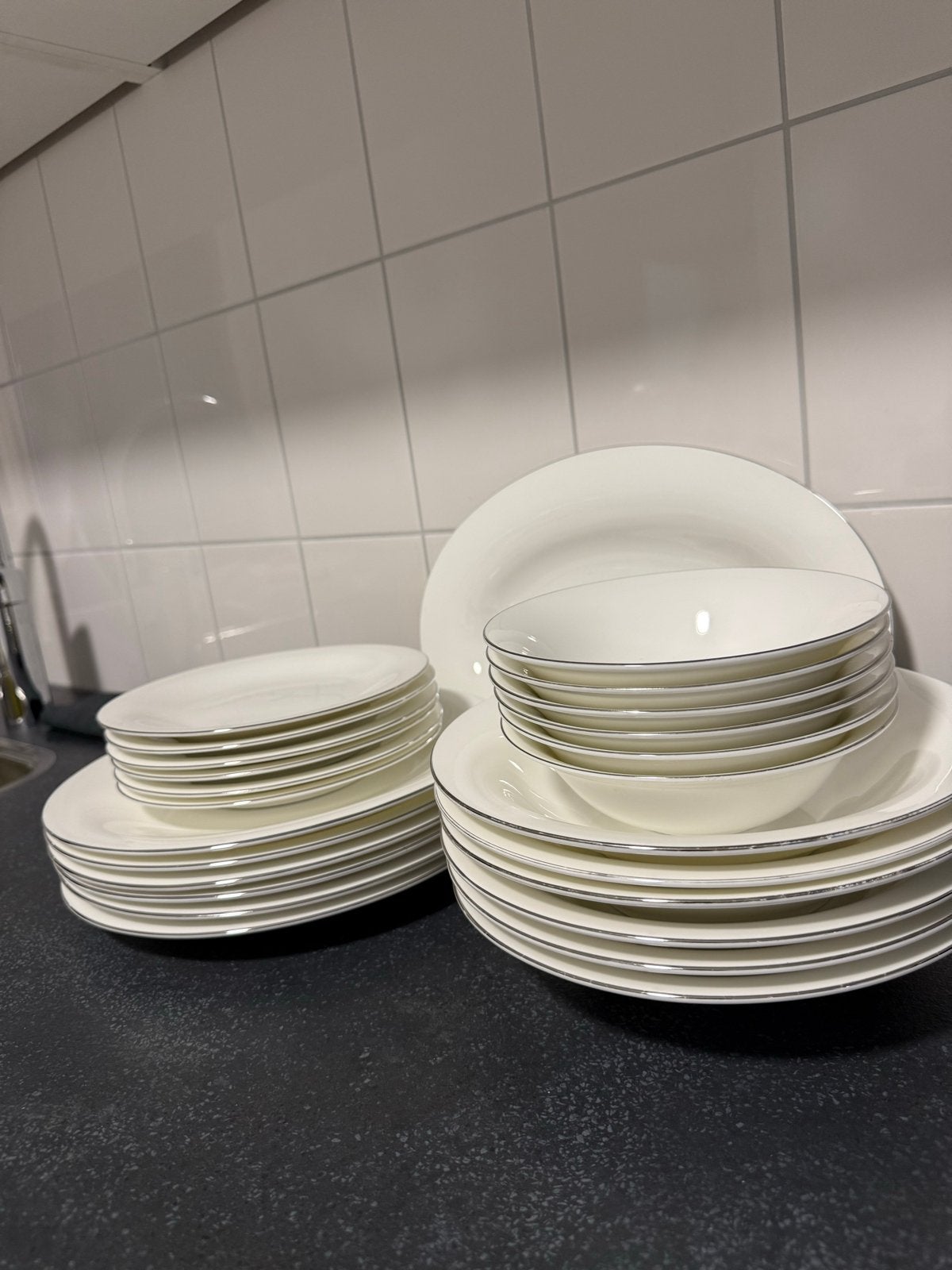 Bircard porcelain Wit servies met zilveren rand - 6 persoons, Ophalen, Zo goed als nieuw, Effen, Porselein