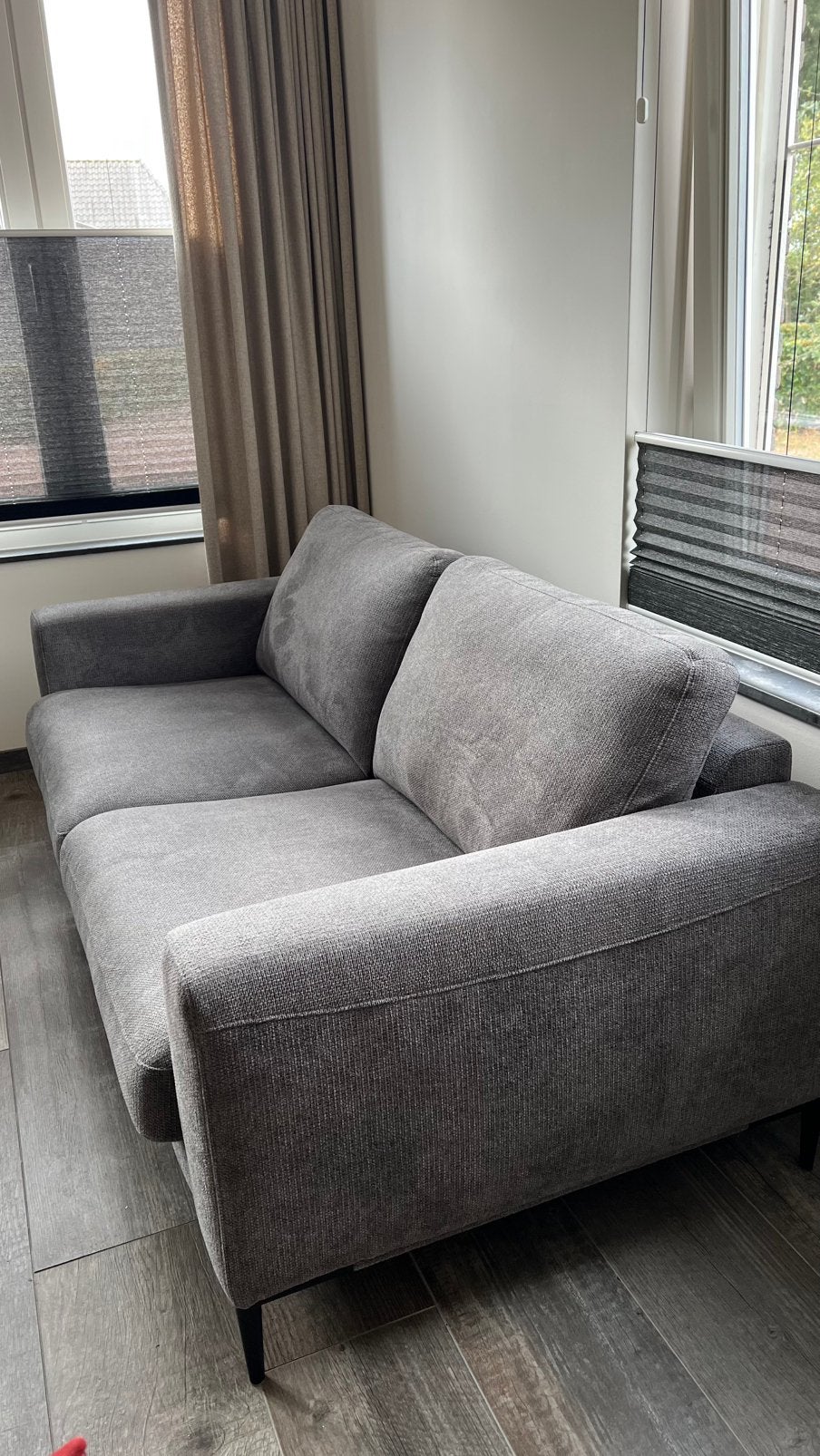1 jaar (als nieuw) 2 zits bank, kleur grijs, Ophalen, 150 tot 200 cm, Tweepersoons, 75 tot 100 cm