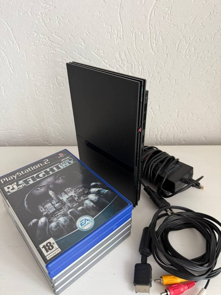 PlayStation 2 Slim + Nieuwe Fan en 5 Games, Spelcomputers en Games, Spelcomputers | Sony PlayStation 2, Met games, Zwart, Ophalen of Verzenden