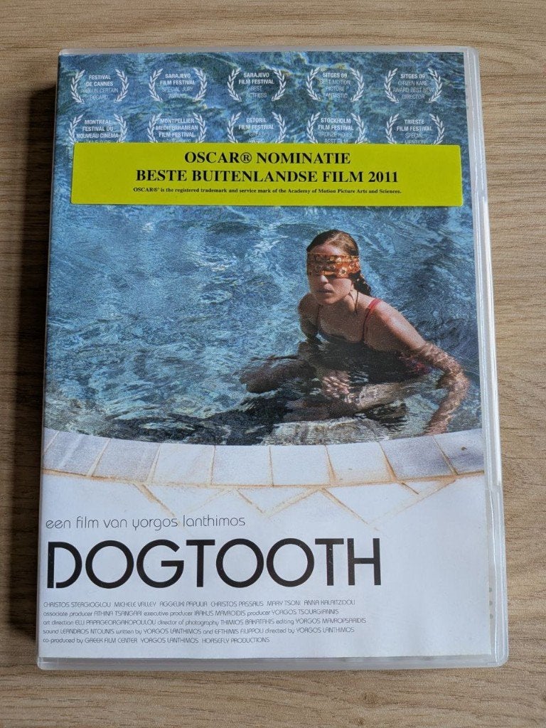 DVD | Dogtooth / Kynodontas ( Griekse film ), Cd's en Dvd's, Dvd's | Filmhuis, Ophalen, Overige gebieden, Nederlands, Breedbeeld
