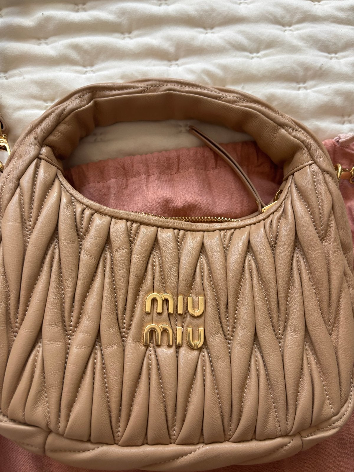 Miu Miu Matelassé Wander tas Beige Leer, Ophalen of Verzenden, Zo goed als nieuw, Beige, Schoudertasje