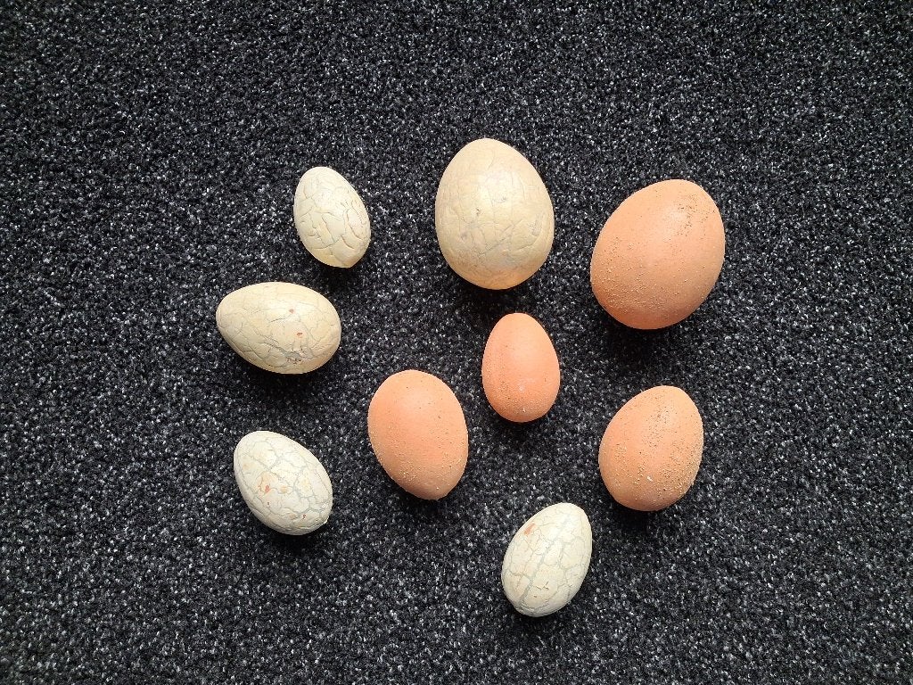 9 stuks paaseieren van keramiek - pasen, Diversen, Ophalen of Verzenden, Zo goed als nieuw