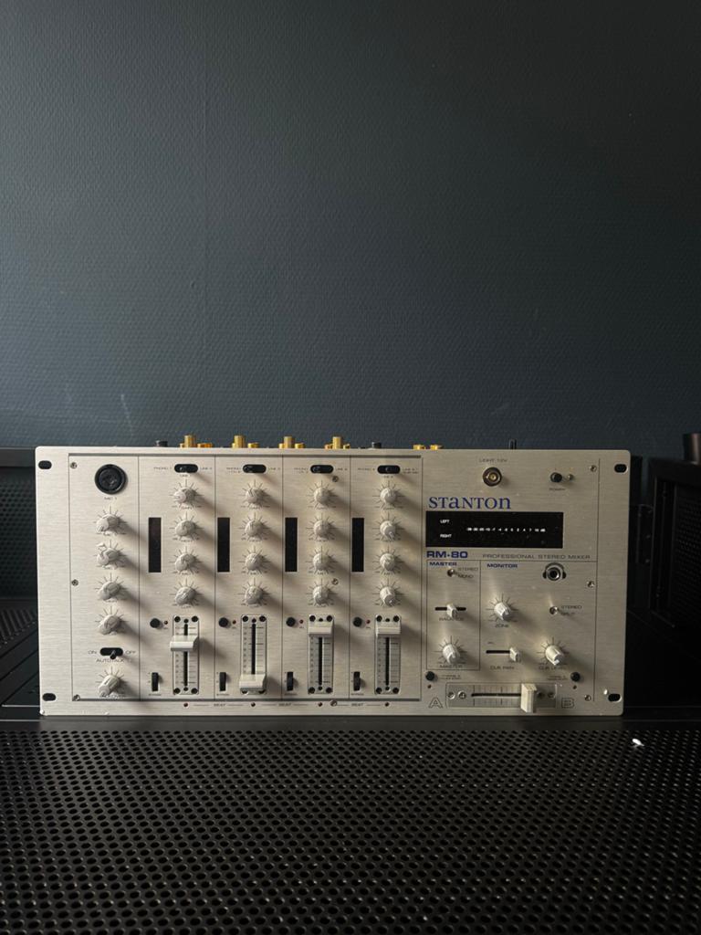 Stanton RM-80 Professionele Stereo DJ Mixer, Ophalen, Zo goed als nieuw, 5 tot 10 kanalen, Microfooningang