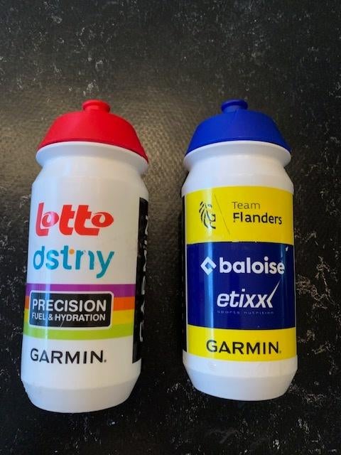 2 bidons Lotto + Sport Vlaanderen Tour de France, Ophalen of Verzenden, Zo goed als nieuw