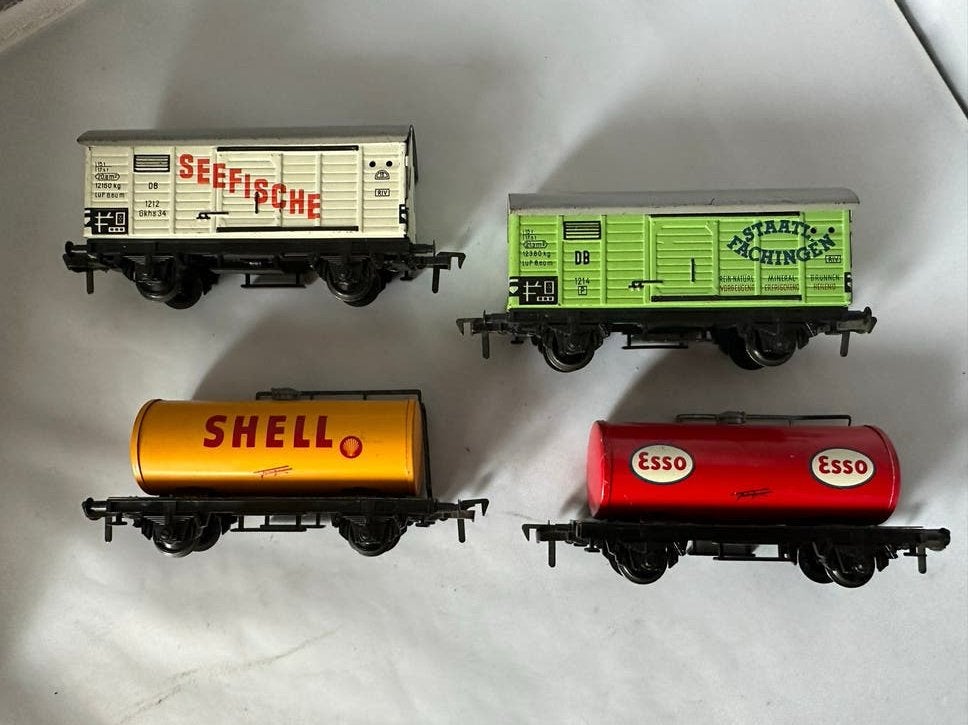 Vier Fleischmann modelspoorwagons, Gebruikt, Gelijkstroom, Fleischmann, Wagon