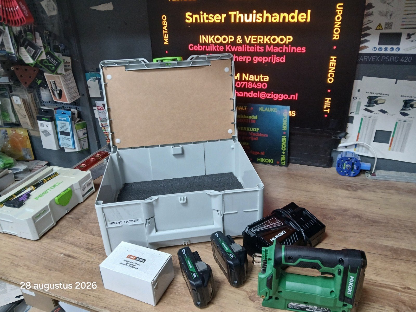 Hikoki Nietmachine., Doe-het-zelf en Verbouw, Gereedschap | Overige machines, -, -, Ophalen of Verzenden, Zo goed als nieuw