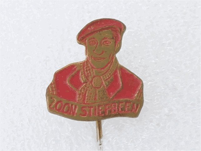 SP2039 Speldje Zoon stiefbeen rood, Verzamelen, Ophalen of Verzenden, Gebruikt, Overige onderwerpen
