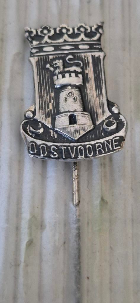 Speldje wapen van Oostvoorne, Ophalen of Verzenden, Zo goed als nieuw
