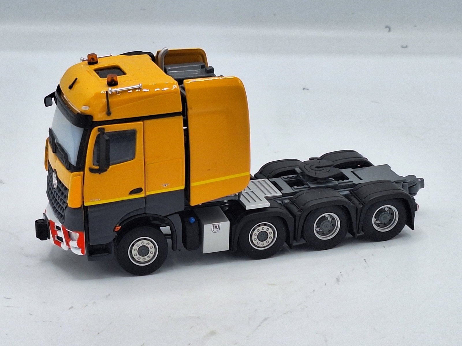Mercedes Benz Actros Big Space 8X4, Overige merken, Ophalen of Verzenden, Zo goed als nieuw, Bus of Vrachtwagen