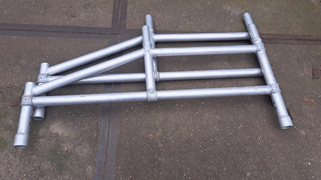 Te koop 2 verloop frames 135-75, Doe-het-zelf en Verbouw, Ophalen, Overige typen, Minder dan 2 meter