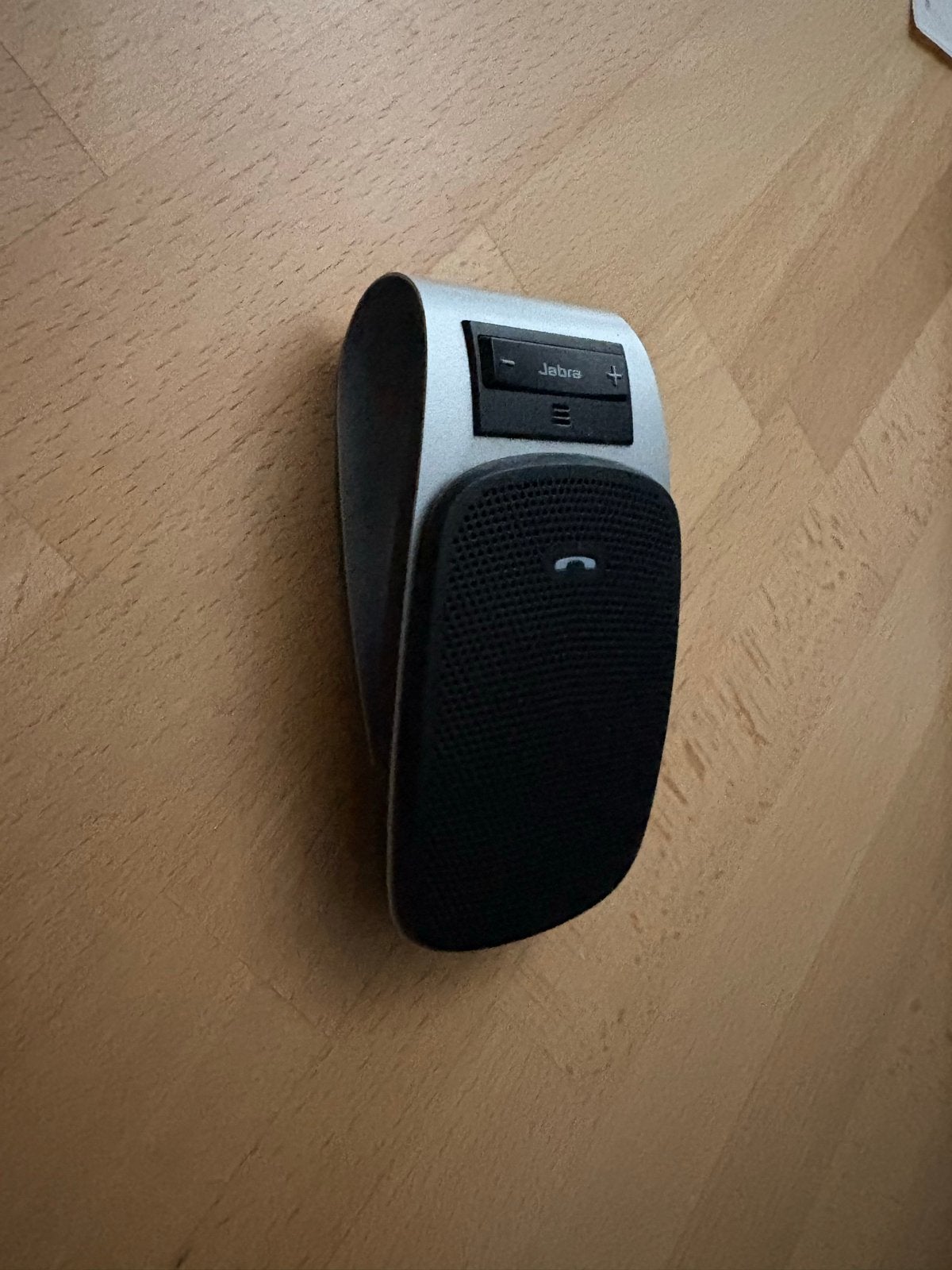 Jabra Drive Bluetooth Carkit - Handsfree bellen in de auto, Telecommunicatie, Carkits, Opbouw, Universeel, Ophalen of Verzenden