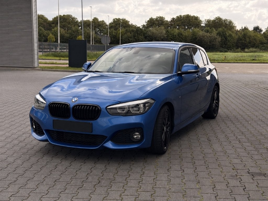 BMW 118i Automaat 2019 | Leder | Draadloze CarPlay, Auto's, Blauw, 650 kg, Particulier, 3 cilinders
