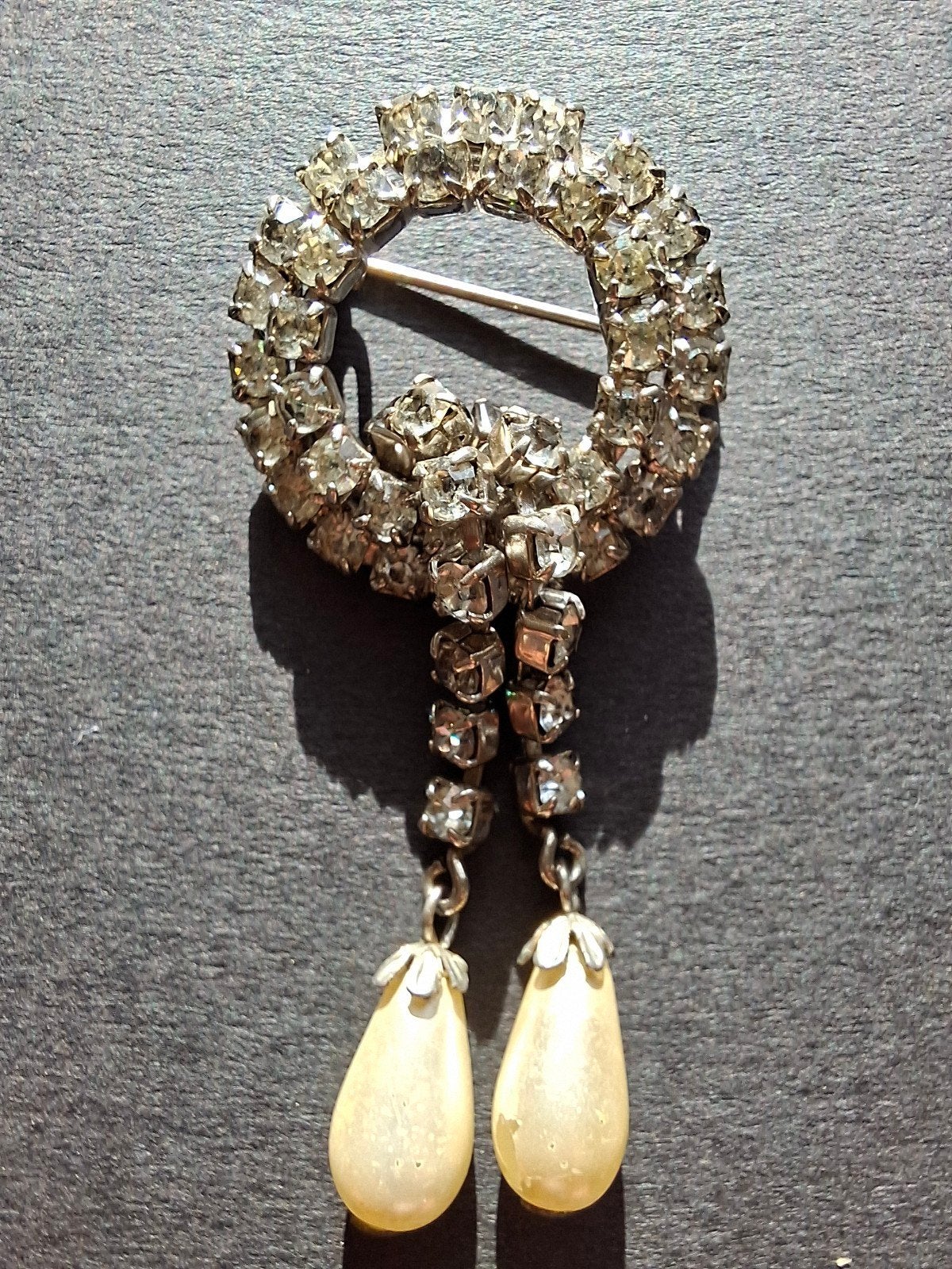 Vintage Broche met Strass en Parelhangers, Overige materialen, 4 tot 7 cm, Gebruikt, Met parel