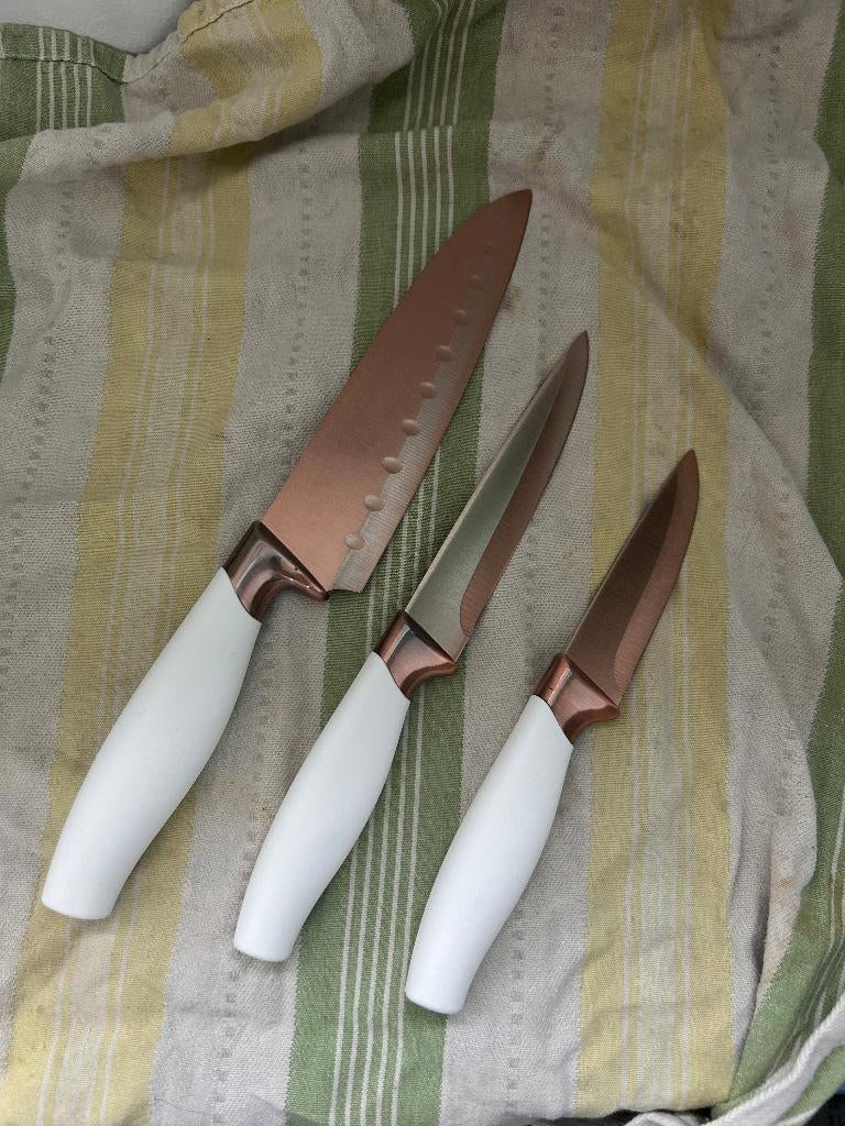 Taylor’s Eye Witness rose-gold coated knives, Ophalen of Verzenden, Nieuw, Rvs of Chroom, Bestekset