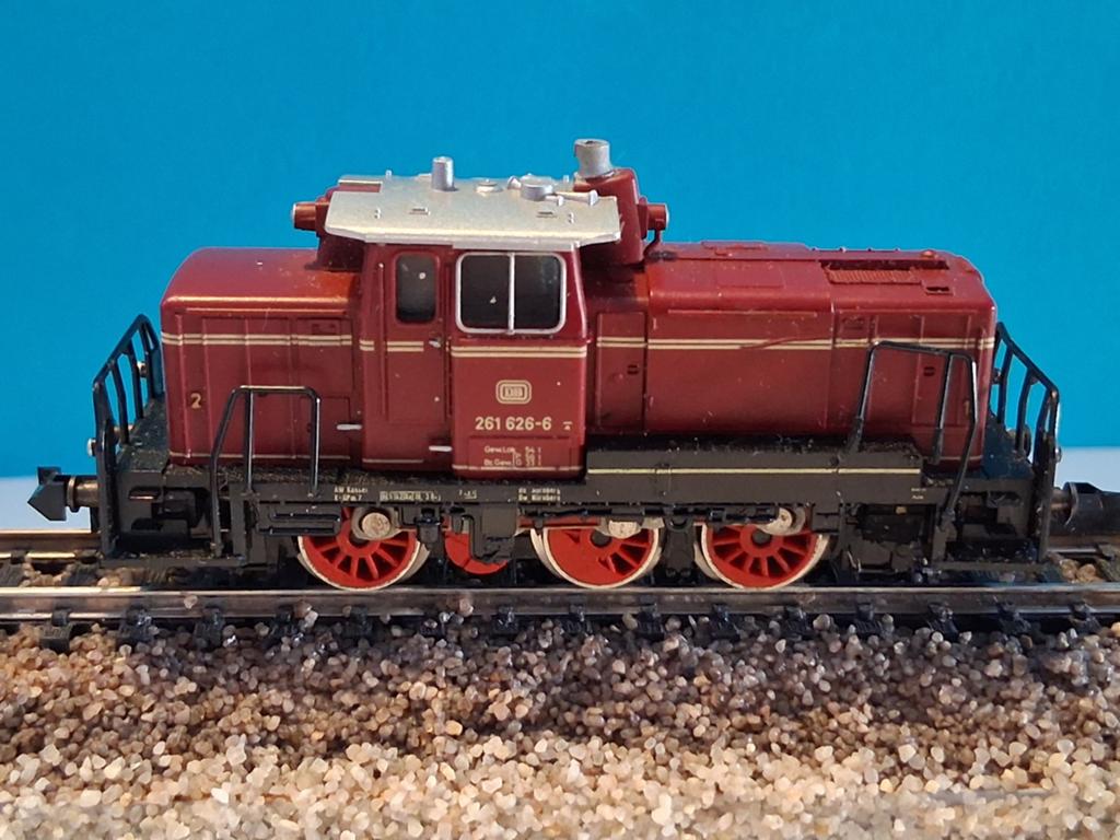 Minitrix dieselloc V 261 N-spoor, Hobby en Vrije tijd, Modeltreinen | N-Spoor, Gebruikt, Trix, Ophalen of Verzenden, Analoog