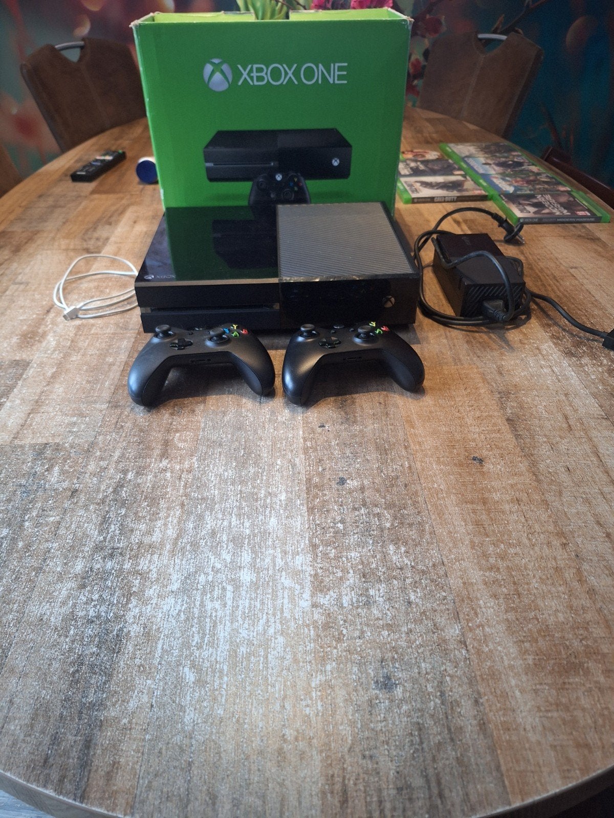 Xbox One met 2 controllers en 7 games, Ophalen, Xbox One, Met 2 controllers, 500 GB