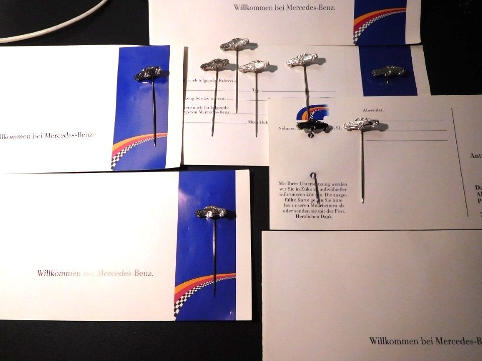 Speldje Speldjes Mercedes-Benz SL Zilverkleurig zeldzame, Ophalen, Nieuw, Merk, Speldje of Pin