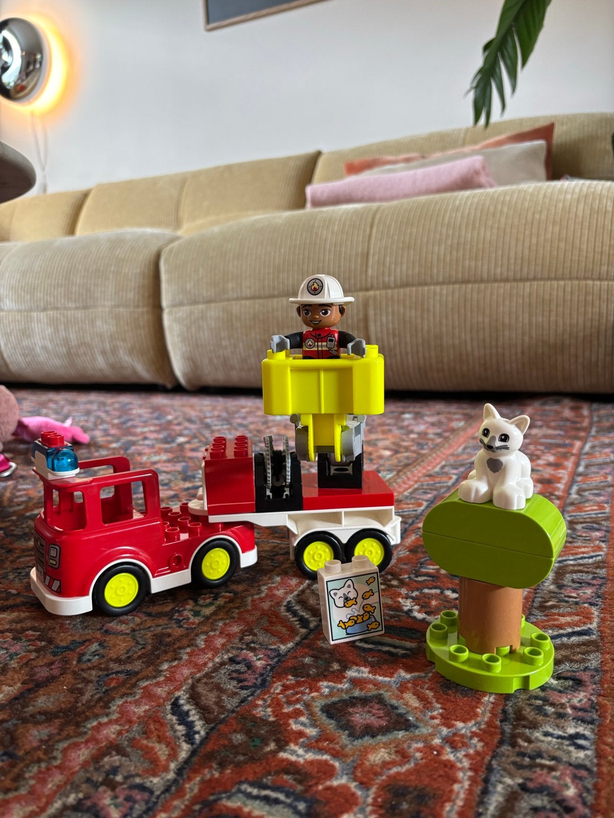 LEGO Duplo Brandweerwagen met Brandweerman en Kat, City, Lego, Ophalen of Verzenden, Zo goed als nieuw