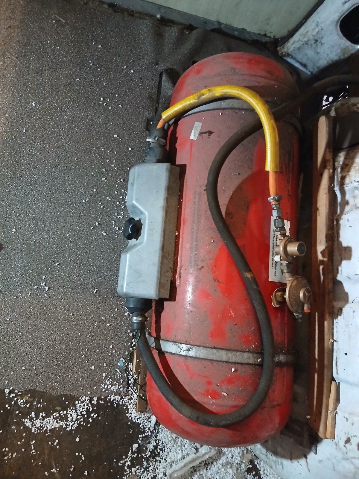 LPG tank voor camper koken en verwarming, Ophalen