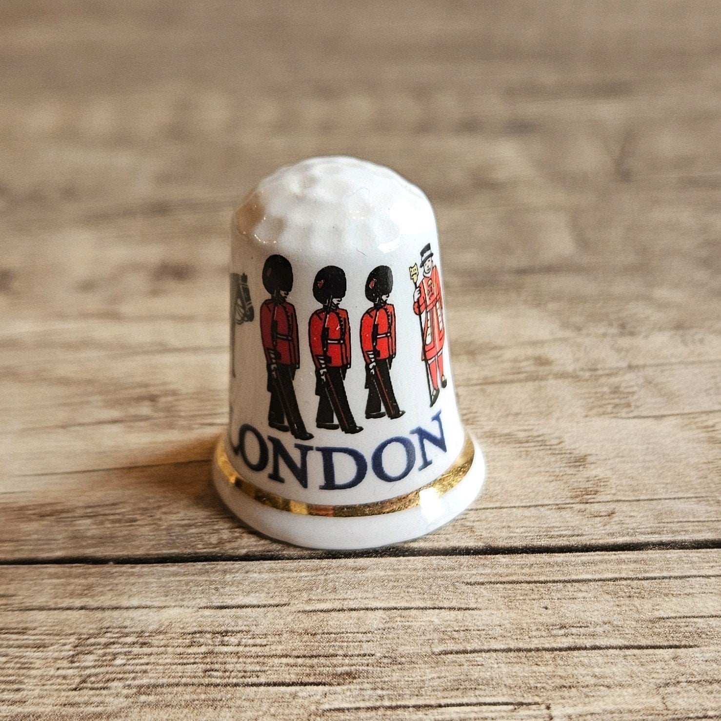 vingerhoedjes verzamelen  - Londen  - vingerhoed, Ophalen of Verzenden, Zo goed als nieuw, Porselein, Buitenland