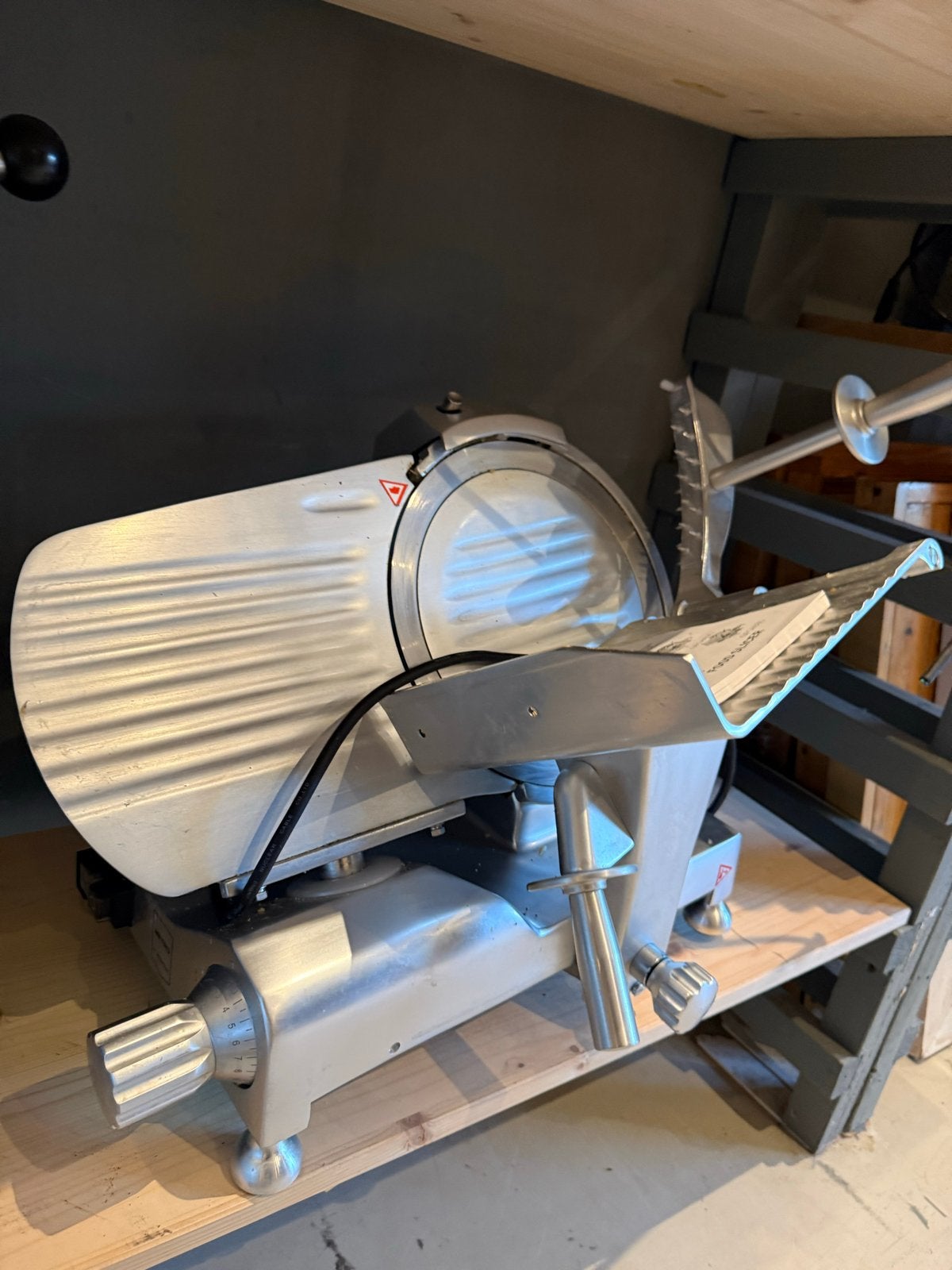 Professionele voedsel snijmachine / vleessnijder, Ophalen, Gebruikt