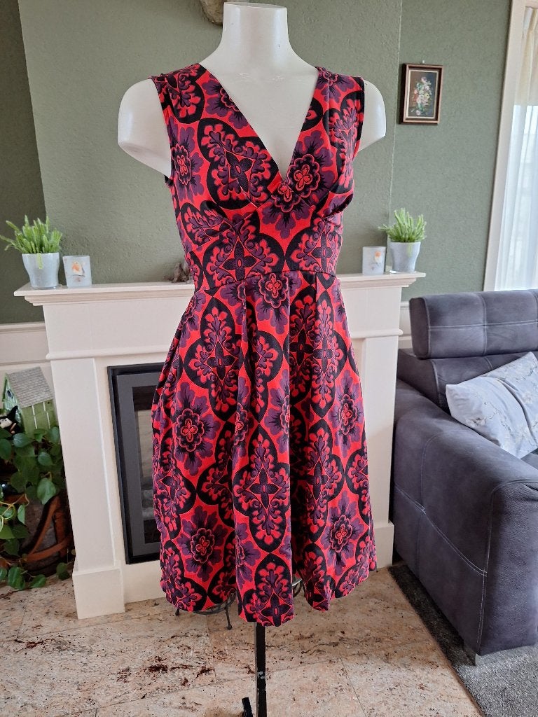 Closet London mooie jurk 10 met zakken 38 M, Kleding | Dames, Jurken, Maat 38/40 (M), Overige kleuren, Zo goed als nieuw, Knielengte