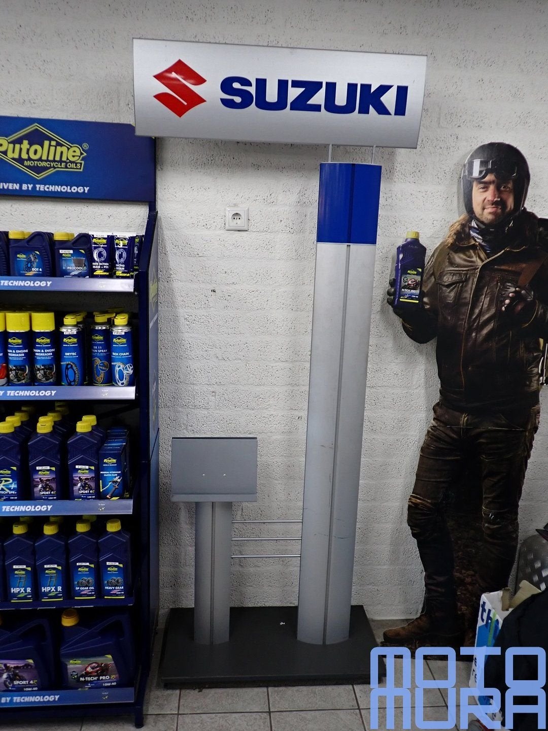 Reclamebord Suzuki dealerbord showroom folder bord, Ophalen, -, -, Nieuw