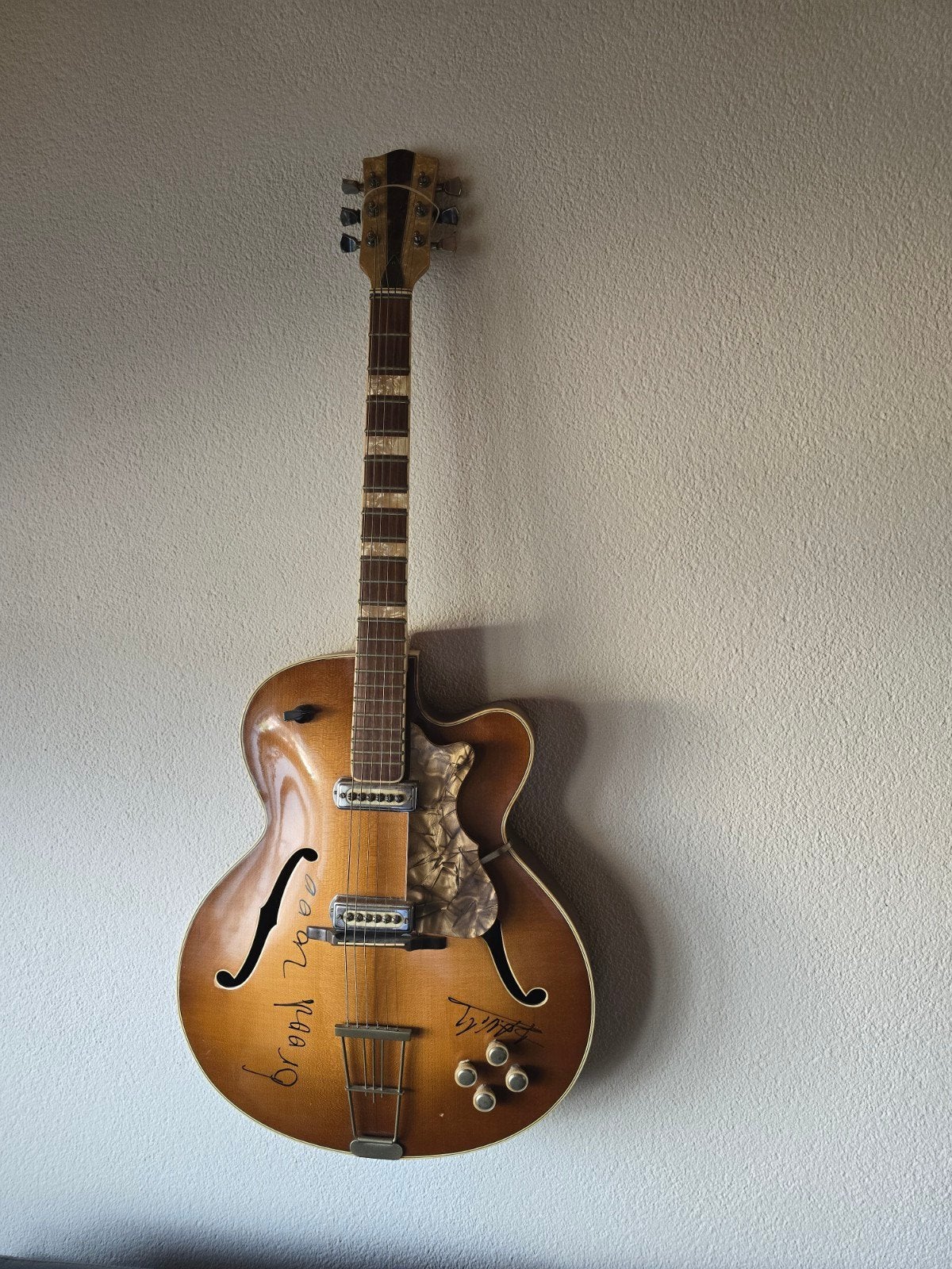 Vintage Archtop Jazzgitaar met handtekeningen, Muziek en Instrumenten, Ophalen of Verzenden, Gebruikt, Western- of Steelstringgitaar