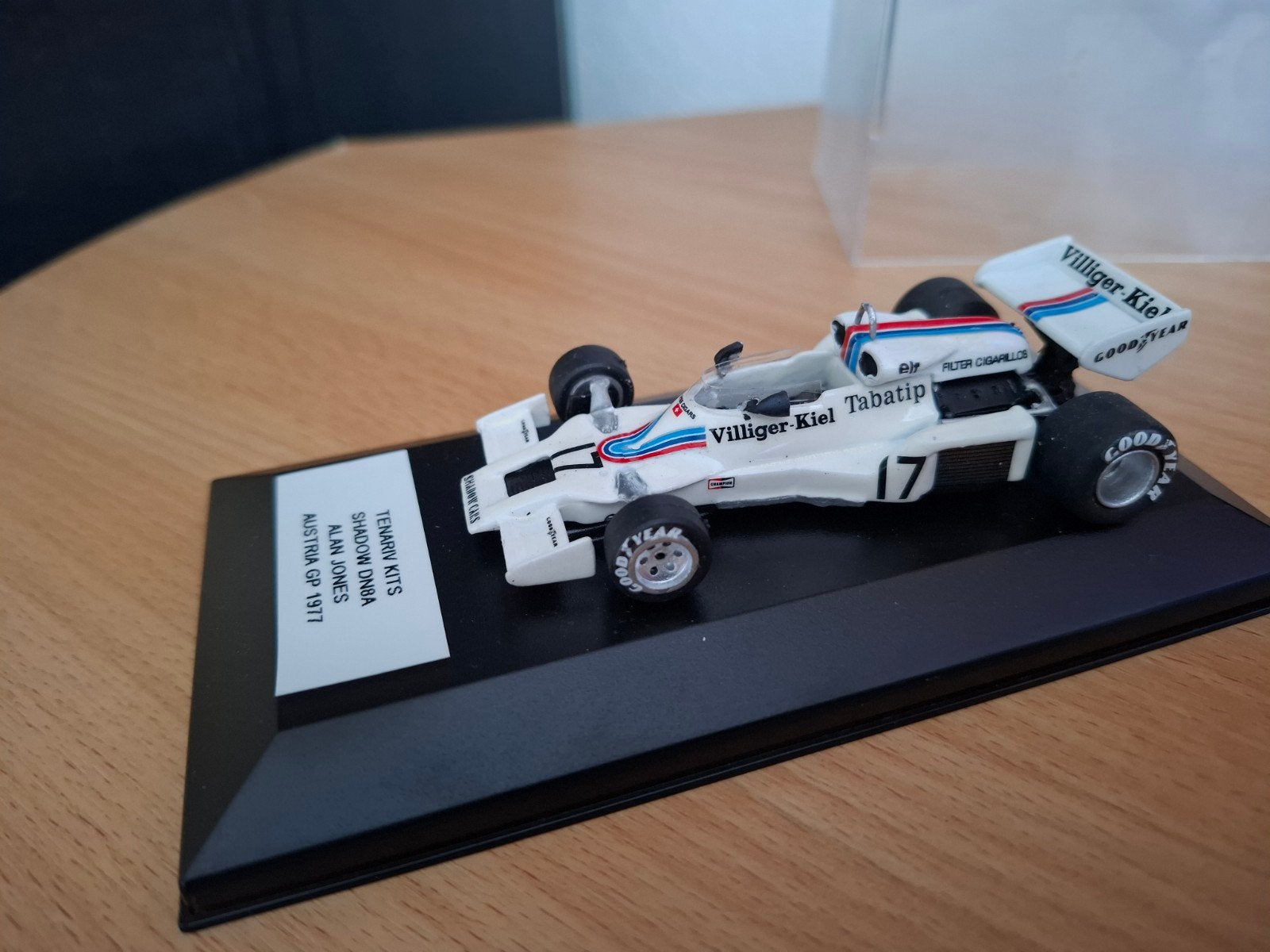 Alan Jones Shadow DN8A 1977 X-Tenariv AMR "Tabatip" 1:43, Ophalen of Verzenden, Zo goed als nieuw, Auto, Overige merken