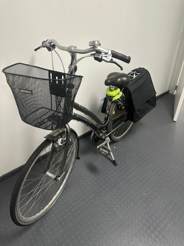 Gazelle - Medeo - Damesfiets met Mand en Fietstassen, Ophalen, Velgrem, Versnellingen, Gazelle